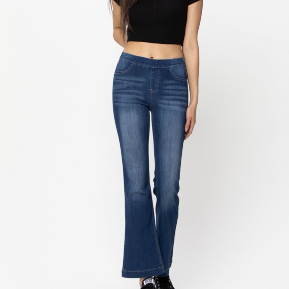 Cello Jeans Pull On Flare Petite 30” Dark